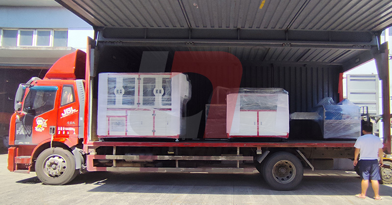 龍應面膜生產線（LY-450煙包機&LY-125自動裝盒機）生產連線