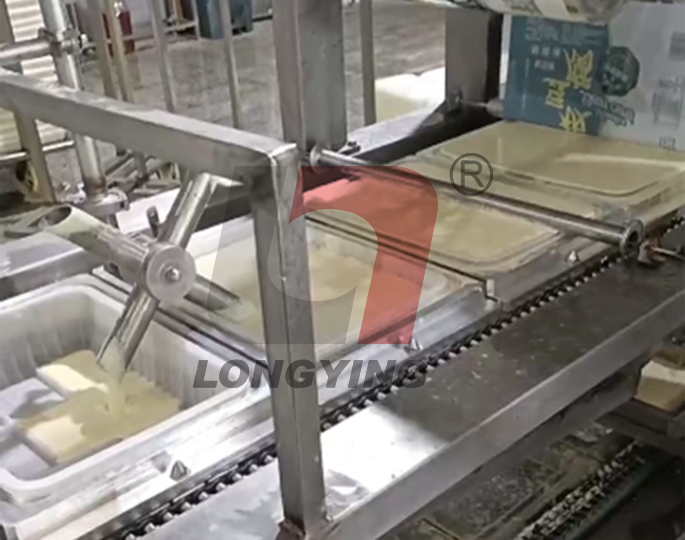 龍應大方盒全自動豆腐灌裝封口機