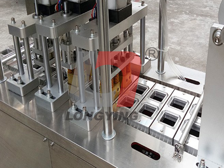 龍應蛋黃酥全自動灌裝封口機 龍應蛋黃酥全自動灌裝封口機