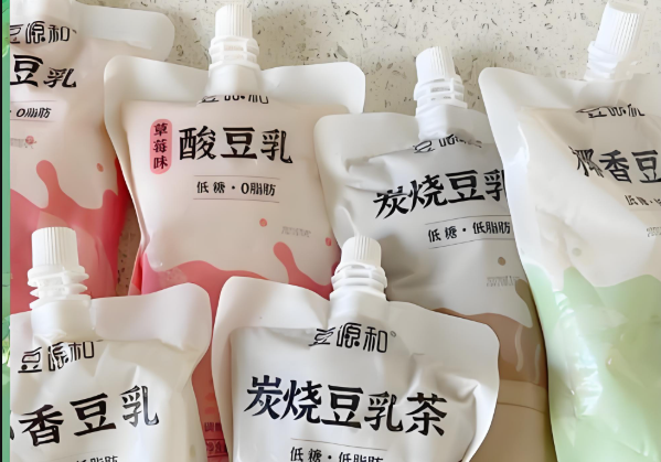 龍應(yīng)豆乳全自動(dòng)灌裝封口機(jī)